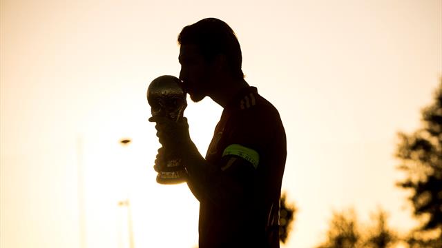 Sergio Ramos: "Nunca pensé que podía ser el jugador que más vestiría la camiseta" Sergio Ramos: "Nunca pensé que podía ser el jugador que más vestiría la camiseta"