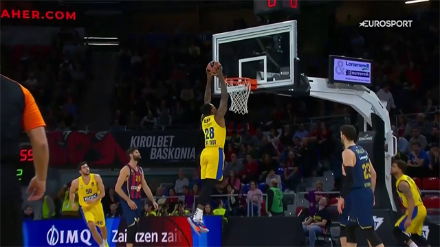 Magia di Scottie Wilbekin: trasforma un gioco rotto in un grande assist per la schiacciata di Black Magia di Scottie Wilbekin: trasforma un gioco rotto in un grande assist per la schiacciata di Black