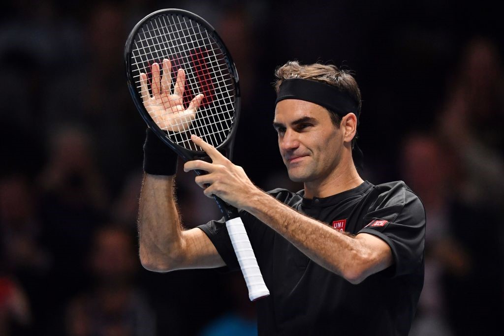 Roger Federer, 2019 ATP Sezon Sonu Finalleri'nde Novak Djokovic'i mağlup ettikten sonra