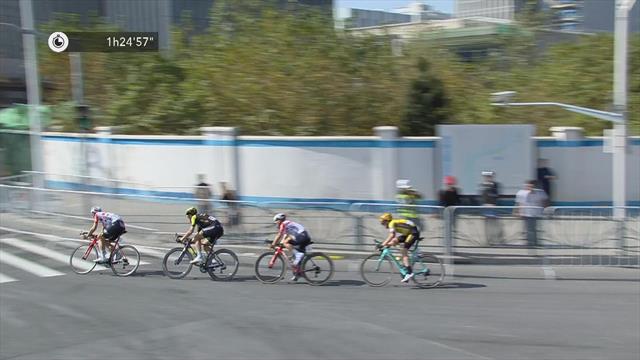 Ewan outsprints Trentin to win Shanghai Criterium Ewan outsprints Trentin to win Shanghai Criterium