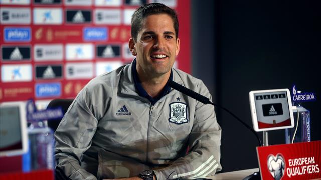 Robert Moreno defiende su trabajo y el de sus jugadores: "Nos ponemos un diez" Robert Moreno defiende su trabajo y el de sus jugadores: "Nos ponemos un diez"