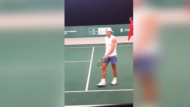 ¡Qué intensidad! Nadal se 'pica' y hasta suelta algún taco en pleno entrenamiento ¡Qué intensidad! Nadal se 'pica' y hasta suelta algún taco en pleno entrenamiento