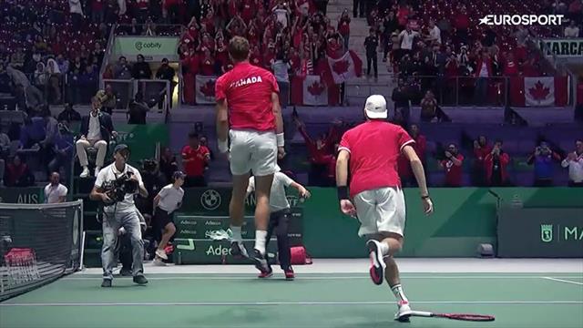 Australien ude af Davis Cup efter stjernen Kyrgios trækker sig med skade Australien ude af Davis Cup efter stjernen Kyrgios trækker sig med skade