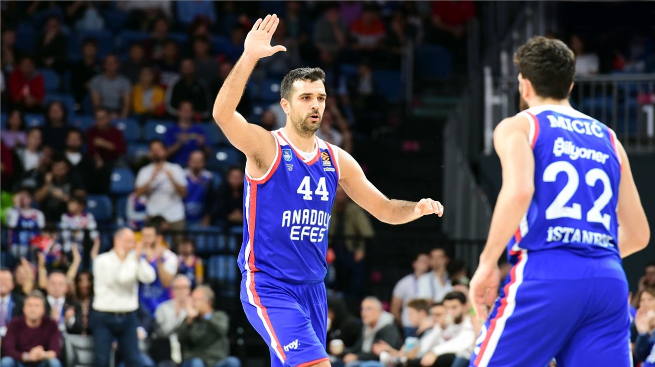 Simon ve Micic | Anadolu Efes