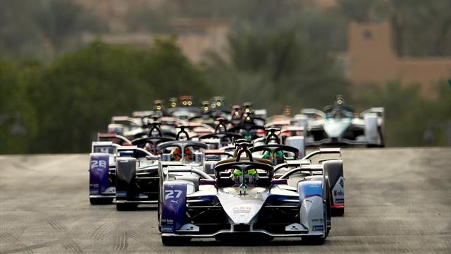 Sims bleibt cool: Die Highlights des Diriyah E-Prix Sims bleibt cool: Die Highlights des Diriyah E-Prix