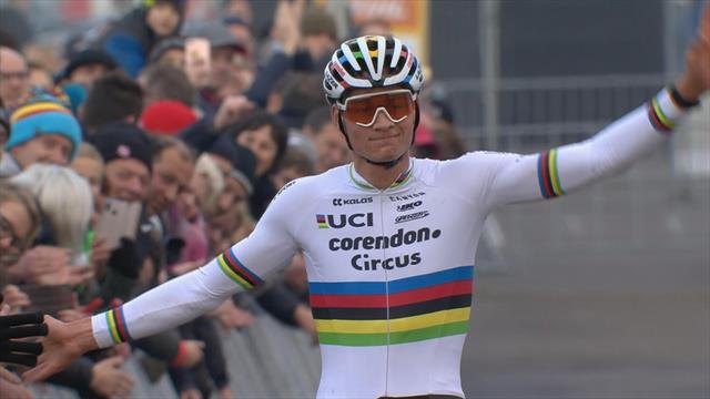 Wereldbeker Koksijde | Masterclass in eerste ronde bezorgt Van Der Poel de zege Wereldbeker Koksijde | Masterclass in eerste ronde bezorgt Van Der Poel de zege