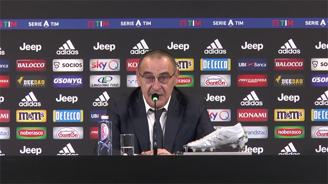 Sarri: "Sorpasso Inter? Se siamo preoccupati per la classifica a questo punto serve lo psichiatra" Sarri: "Sorpasso Inter? Se siamo preoccupati per la classifica a questo punto serve lo psichiatra"