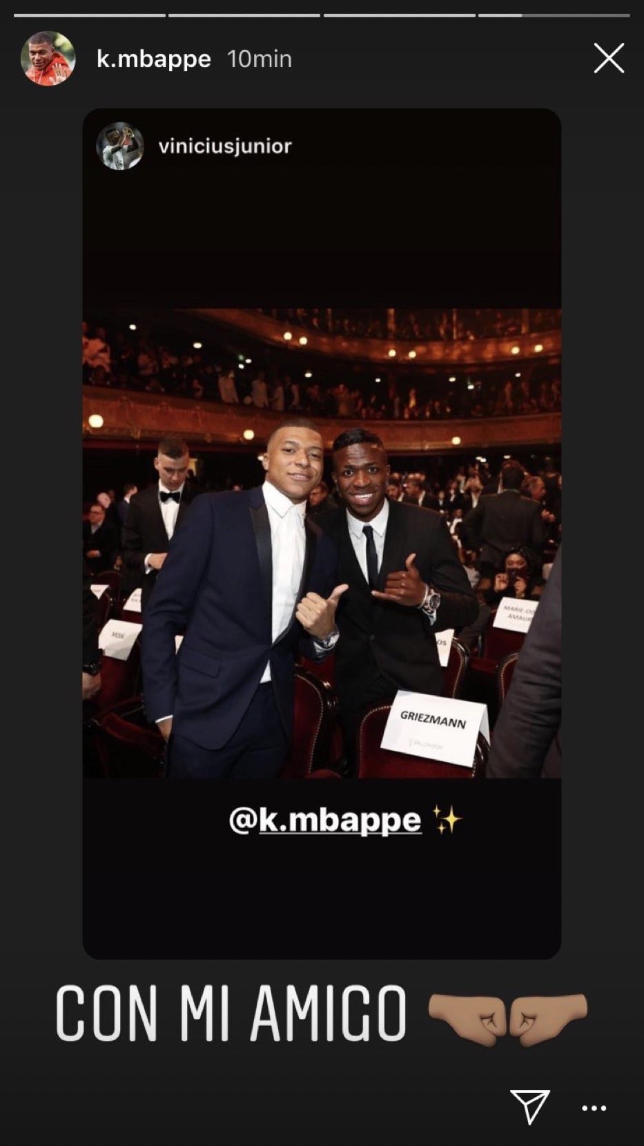 Vinicius con Mbappé en la gala del Balón de Oro