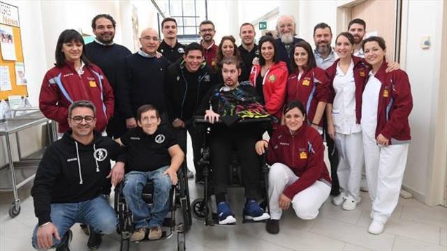 Lo Cicero e i campioni della palla ovale dal rugbista disabile dopo l'incidente