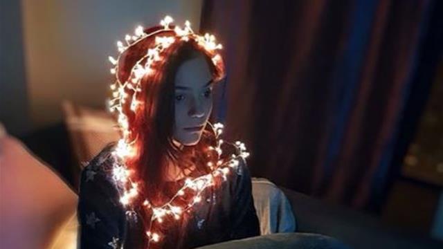 Праздничная Медведева и ее акула из IKEA уже ждут Новый год