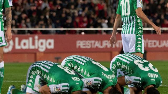 Tello y Álex Moreno, novedades en el entrenamiento del Betis