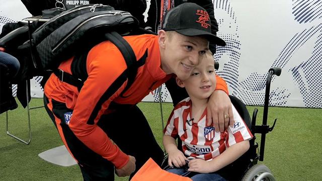 La bonita historia de Harry, un pequeño aficionado muy especial del Atleti que conoció a Trippier