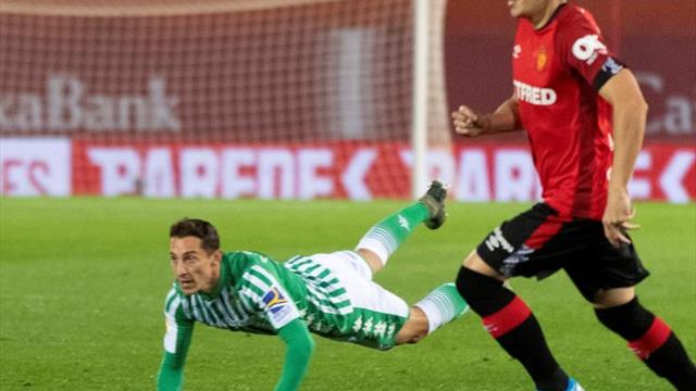 El mexicano Guardado amplía su contrato con el Betis hasta junio de 2022
