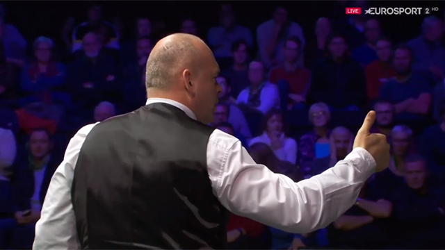 UK Championship: Un móvil provoca el fallo de Bingham ¡y lo paga con el aficionado! UK Championship: Un móvil provoca el fallo de Bingham ¡y lo paga con el aficionado!