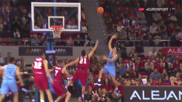 Canestrissimo di Zanelli! Rimonta completata e partita al primo overtime Canestrissimo di Zanelli! Rimonta completata e partita al primo overtime