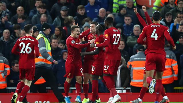 Liverpool inarrestabile in cima alla Premier: 5-2 all'Everton e 14 vittorie su 15 partite