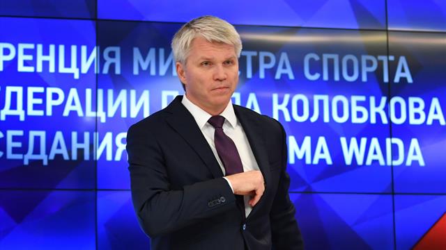 «Я делал все правильно». Русский спорт на коленях, но министр уходит от ответов и ругается с Ганусом
