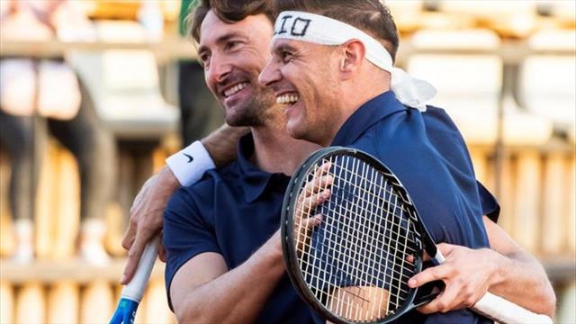 El show de Joaquín jugando al tenis: Con Ferrero de pareja... y una cinta de Hulio