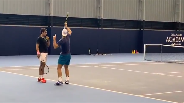 Nadal y su faceta nunca antes vista: ya ejerce de entrenador en su Academia con Munar Nadal y su faceta nunca antes vista: ya ejerce de entrenador en su Academia con Munar