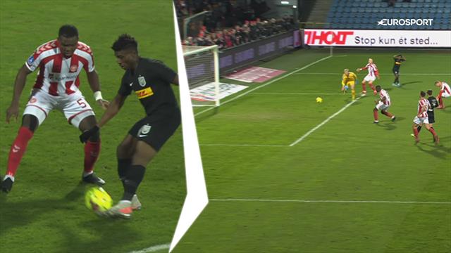 Highlights: Finurlig assist, komisk selvmål og frækt frisparksmål i kampen mellem AaB og FCN Highlights: Finurlig assist, komisk selvmål og frækt frisparksmål i kampen mellem AaB og FCN