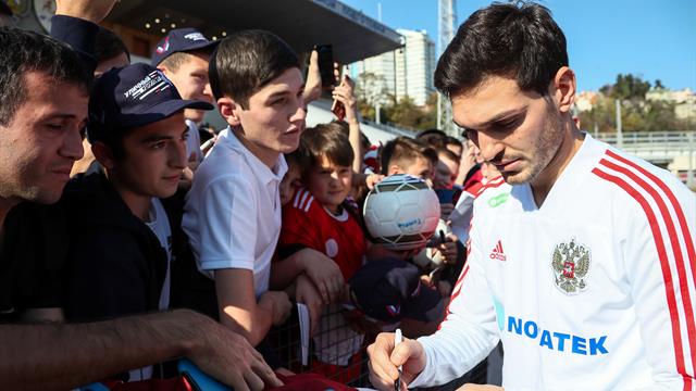 adidas подготовил новую форму для сборной России. Первую забраковали из-за перевернутого триколора