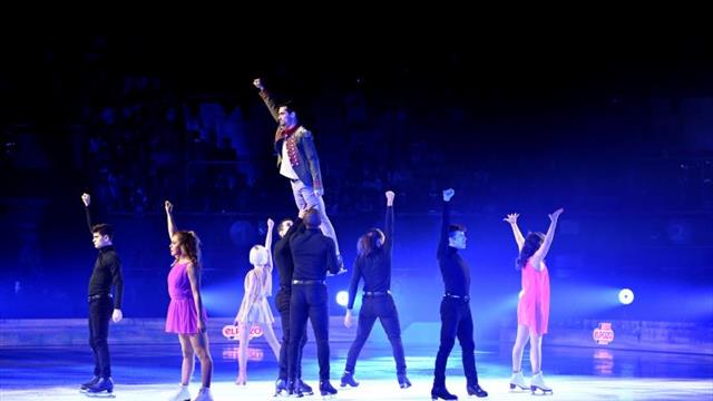 Javier Fernández brilla en Madrid con una noche mágica de patinaje