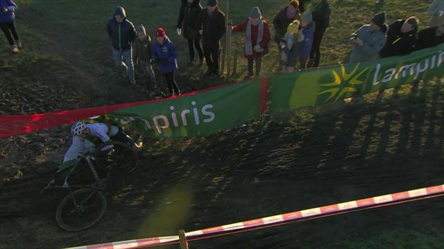 Watch Van der Poel's nasty crash before taking Cyclo-Cross win in Bredene Watch Van der Poel's nasty crash before taking Cyclo-Cross win in Bredene