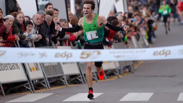 Martín Acebes e Isabel Barreiro ganan la San Silvestre de Gijón