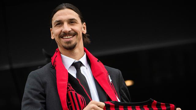 Ibrahimovic: "Kann meine Ellbogen noch immer gut einsetzen" Ibrahimovic: "Kann meine Ellbogen noch immer gut einsetzen"