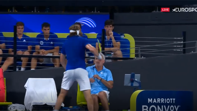 Tsitsipas, nervos după pierderea primului set cu Nick Kyrgios Tsitsipas, nervos după pierderea primului set cu Nick Kyrgios