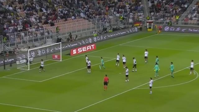 Kroos con il "gol olimpico": segna direttamente da calcio d'angolo e manda in vantaggio il Real Kroos con il "gol olimpico": segna direttamente da calcio d'angolo e manda in vantaggio il Real