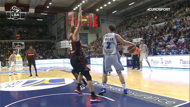 Che classe, Miro Bilan: assist dietro-schiena per la schiacciata di Paulius Sorokas Che classe, Miro Bilan: assist dietro-schiena per la schiacciata di Paulius Sorokas