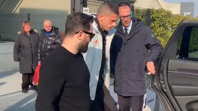 Demiral all'uscita del J Medical in stampelle: lesione del legamento crociato per il turco Demiral all'uscita del J Medical in stampelle: lesione del legamento crociato per il turco