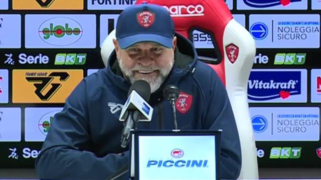 Cosmi: "Rajkovic per fortuna non è venuto, avrebbe creato danni. Perugia non è club mediterranée" Cosmi: "Rajkovic per fortuna non è venuto, avrebbe creato danni. Perugia non è club mediterranée"