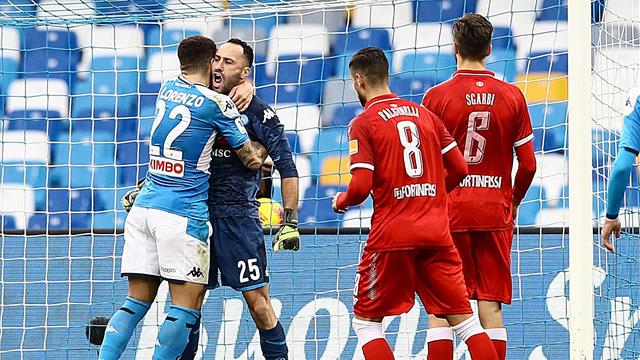 Le pagelle di Napoli-Perugia 2-0: Ospina si riscatta, Lozano scatenato. Llorente? Non pervenuto