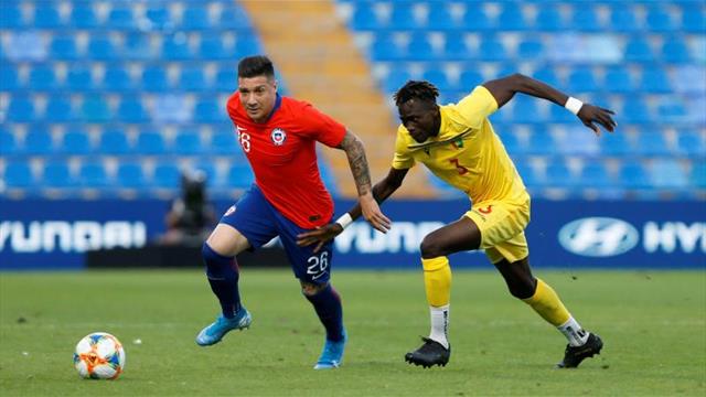 El fichaje del chileno Bravo por Peñarol "está cerrado" y solo falta la firma