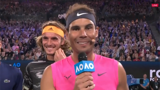 Australian Open, Rally for Relief: Ni el propio Nadal se aguantó la risa, ¡haciendo de presentador! Australian Open, Rally for Relief: Ni el propio Nadal se aguantó la risa, ¡haciendo de presentador!