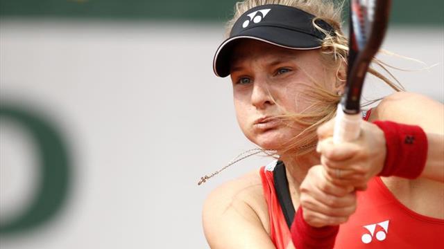 Yastremska pasa a cuartos y Kerber se retira lesionada