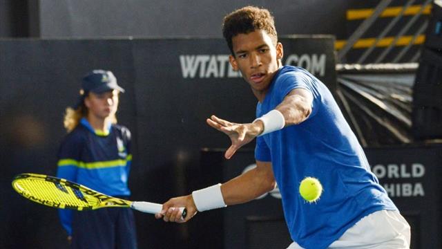 Solide et offensif, Auger-Aliassime a fait parler la poudre pour rallier les quarts Solide et offensif, Auger-Aliassime a fait parler la poudre pour rallier les quarts