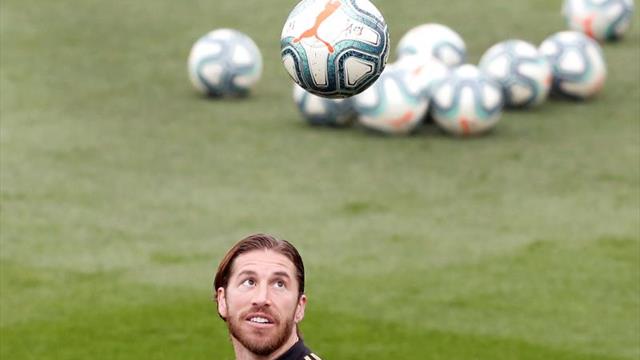 Ramos empieza a correr sobre el césped