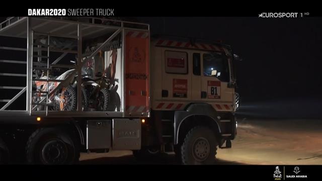Dakar 2020: Así trabaja el 'camión escoba' para que nadie se quede en el desierto Dakar 2020: Así trabaja el 'camión escoba' para que nadie se quede en el desierto
