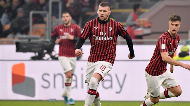 Milan enjoy comfortable win, 10-man Fiorentina oust Atalanta