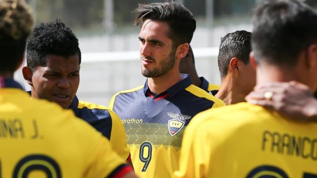 Campana firma el lunes con Wolves, de la Premier, por más de un millón de dólares al año