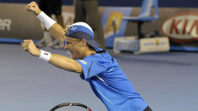 Lleyton Hewitt, meglio tardi che mai: la battaglia epica con Baghdatis finita alle 4:34 del mattino Lleyton Hewitt, meglio tardi che mai: la battaglia epica con Baghdatis finita alle 4:34 del mattino