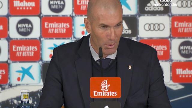 Zidane : "Faire confiance à Varane est l'une des meilleures décisions prises par Mourinho" Zidane : "Faire confiance à Varane est l'une des meilleures décisions prises par Mourinho"