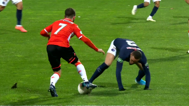 Kurzawa a vécu une sale soirée : les images qui ne vont pas convaincre Arsenal Kurzawa a vécu une sale soirée : les images qui ne vont pas convaincre Arsenal