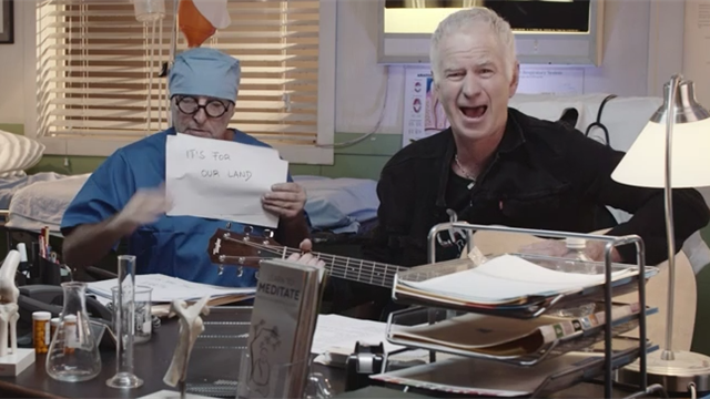 "Beds Are Burning": Commissioner McEnroe setzt mit Song Statement für Klimaschutz "Beds Are Burning": Commissioner McEnroe setzt mit Song Statement für Klimaschutz