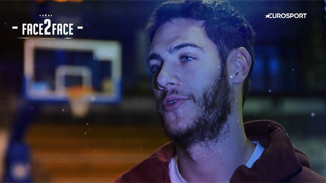 Face2Face con Andrea Coronica: "Essere capitano nella mia città è speciale, questa è una famiglia" Face2Face con Andrea Coronica: "Essere capitano nella mia città è speciale, questa è una famiglia"