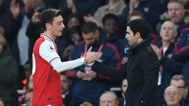 Arteta mit Seitenhieb gegen Emery: Özil hätte bei mir mehr Tore erzielt Arteta mit Seitenhieb gegen Emery: Özil hätte bei mir mehr Tore erzielt