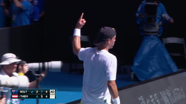Australian Open | Fantastische bal van Alex Bolt tegen Dominic Thiem Australian Open | Fantastische bal van Alex Bolt tegen Dominic Thiem